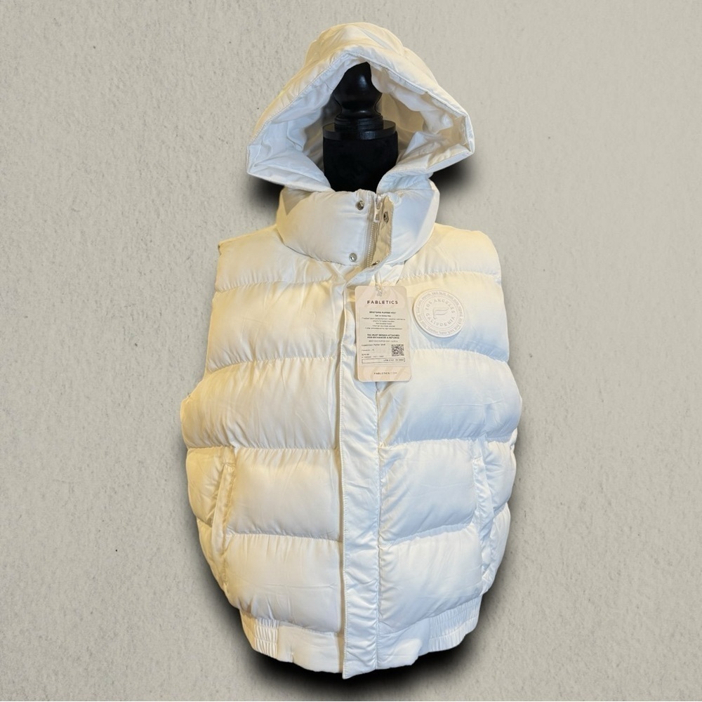 FABLETICS PUFFER VEST - Picture 2 of 8